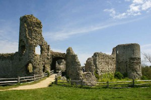 holiday-Eastbourne-seaside-day-trip-pevensey-castle